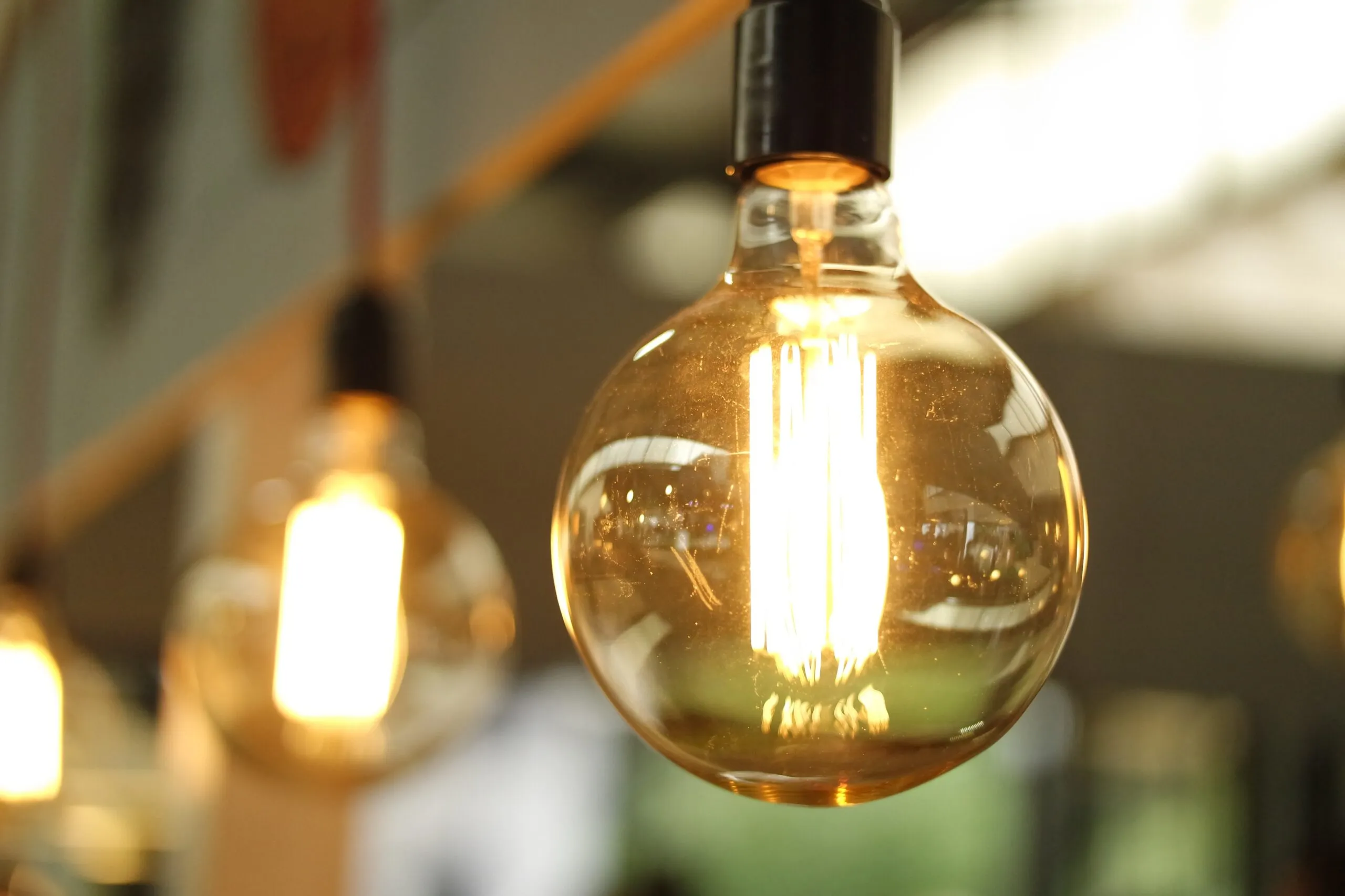 Incandescent Light Bulb 101: How It Works, Why It Matters, and What To Use Now